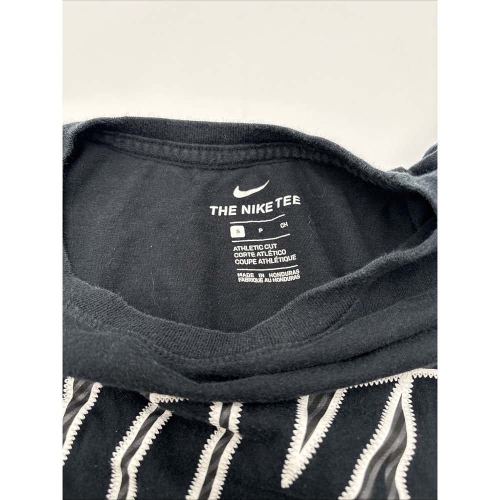 The Nike Tshirt‎ Women's Size Small Raised Log On Front Athletic Cut 100% Cotton - Picture 5 of 10